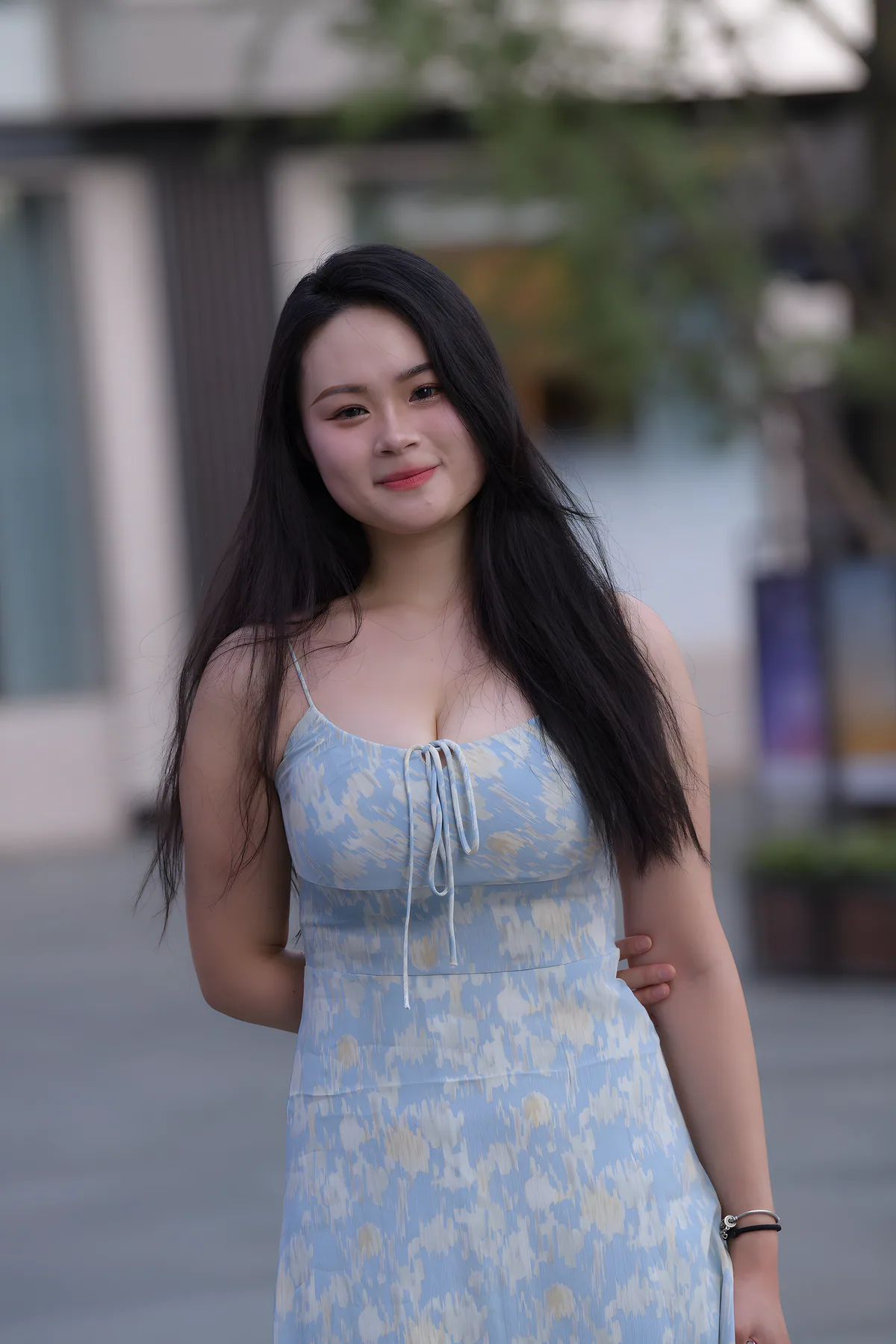 丰满的闺蜜J10184